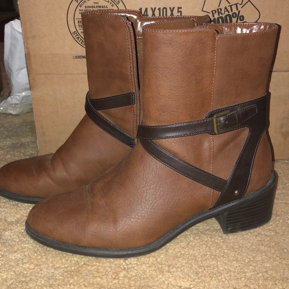 Like new Leather Chaps boots